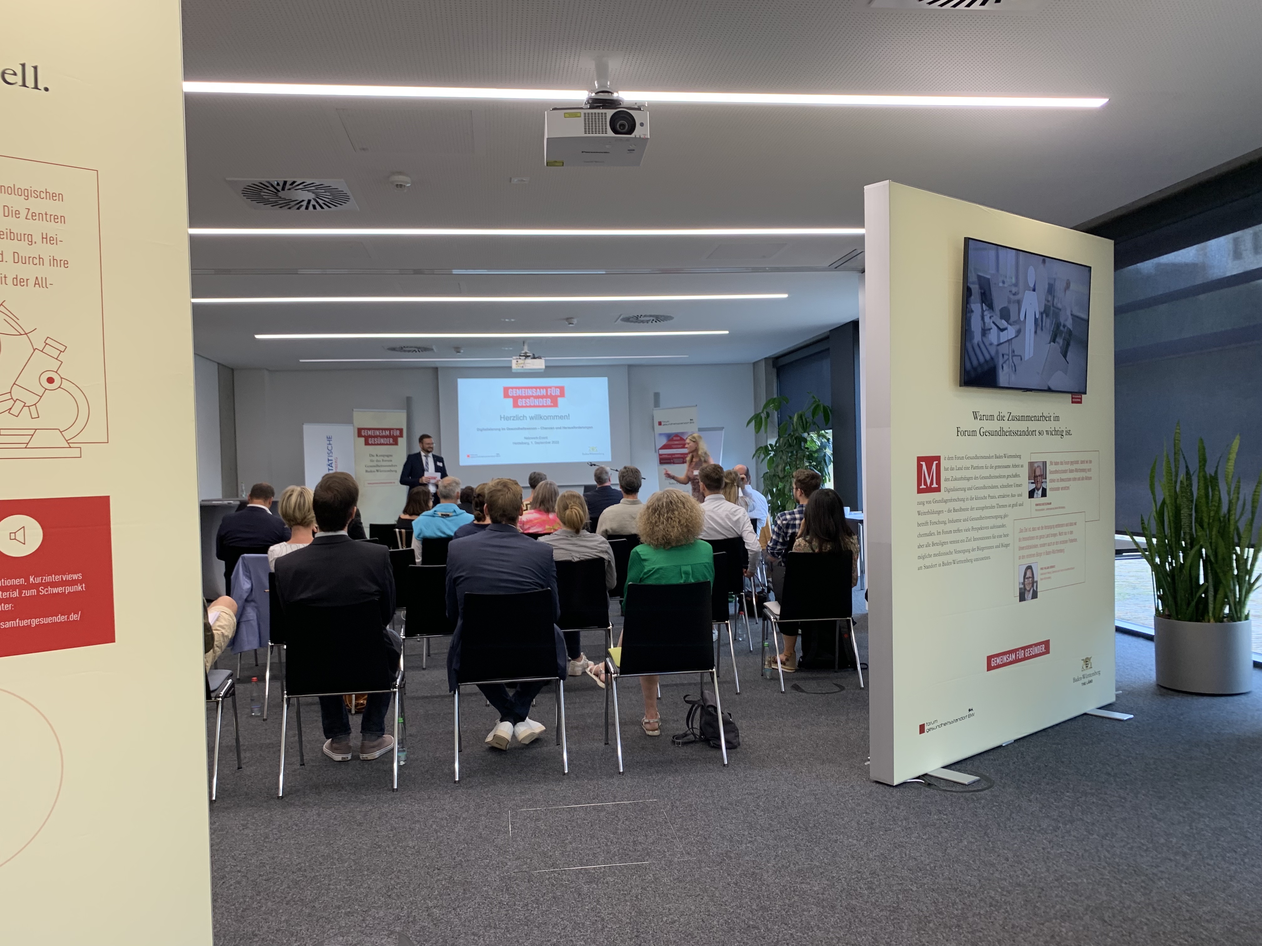 Eröffnungsveranstaltung der Wanderausstellung "Gemeinsam für Gesünder" zum Thema "Digitalisierung im Gesundheitswesen – Chancen und Herausforderungen" im Business Development Center des Technologieparks Heidelberg.