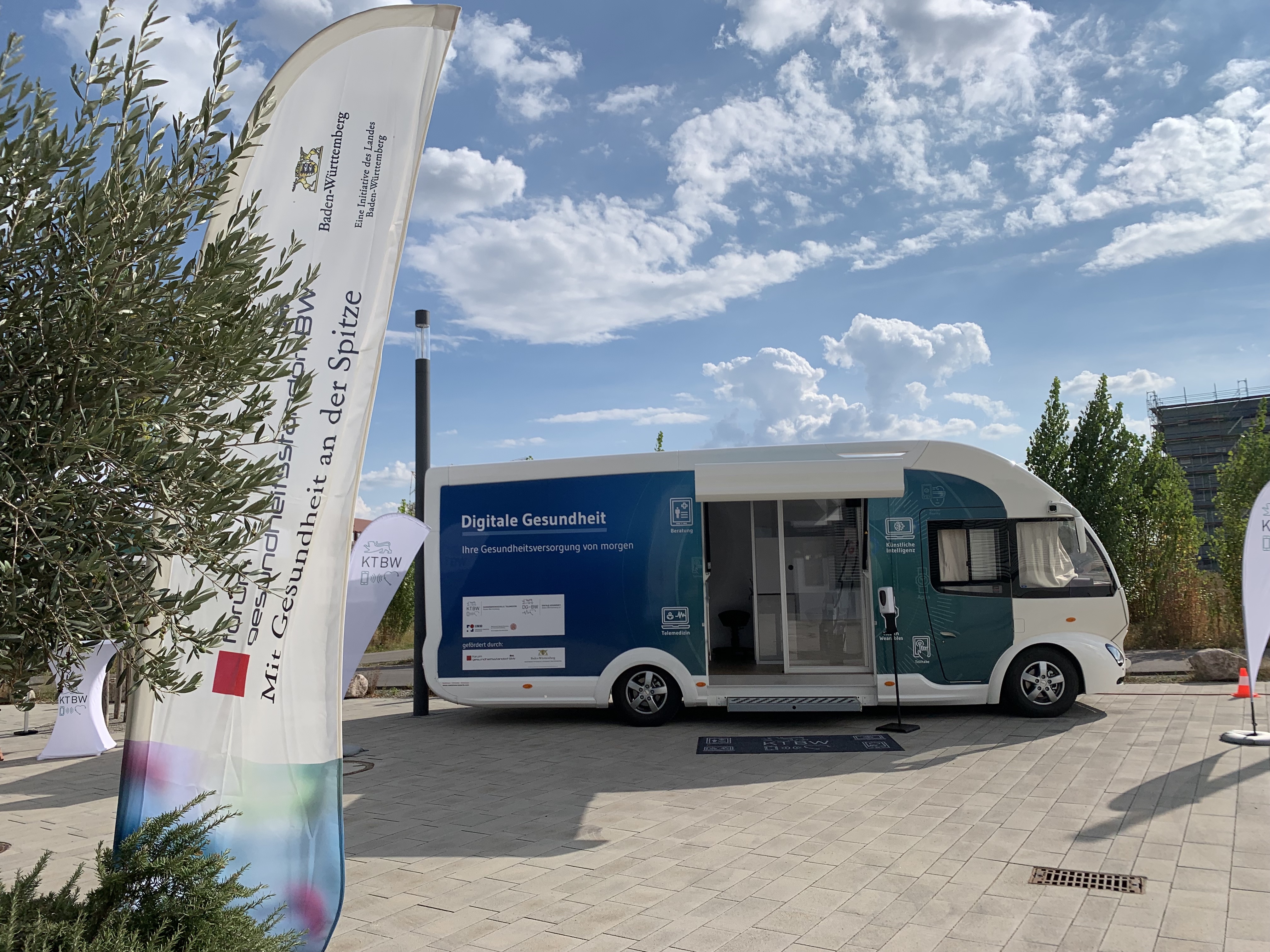 Digital Health Truck der Koordinierungsstelle Telemedizin Baden-Württemberg (KTBW)